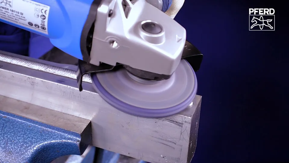 Standbild aus dem PFERD-Video PFERD ALUMASTER an Aluminium