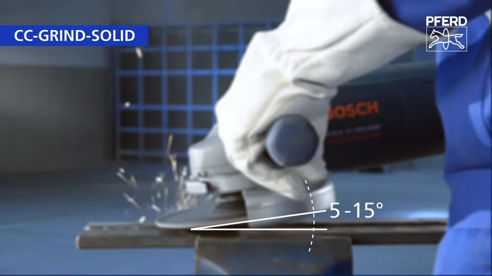 Standbild aus dem PFERD-Video PFERD CC-GRIND SOLID beim Schruppen