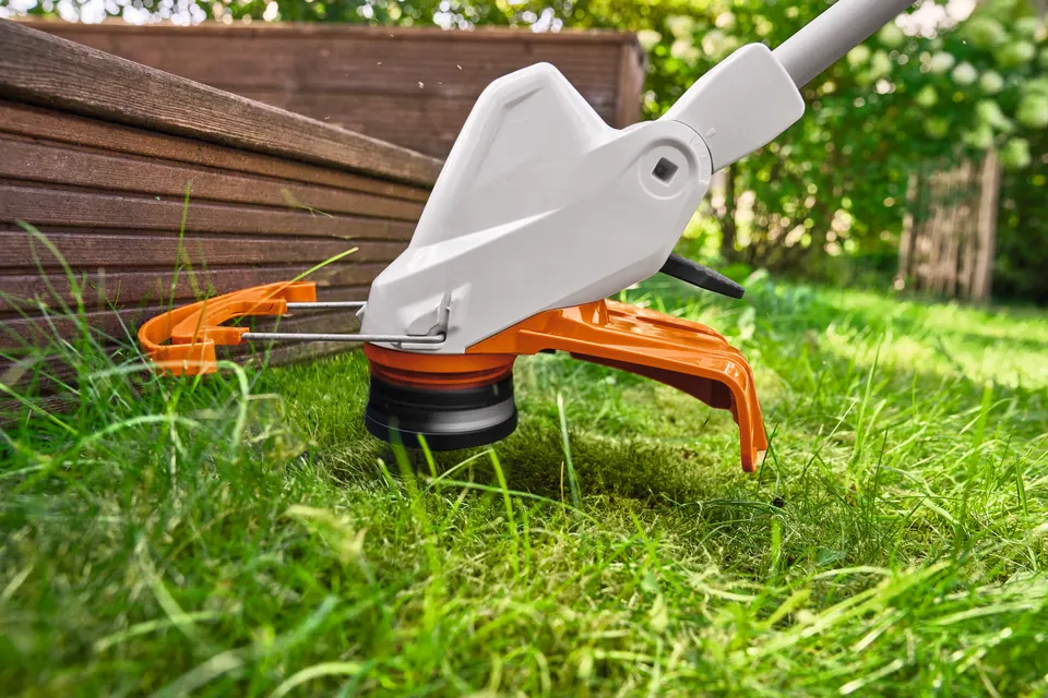 Rasenkanten trimmen mit dem STIHL FSA 50