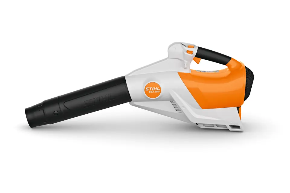 Einsatzstelle freiblasen mit STIHL Akku-Bläser